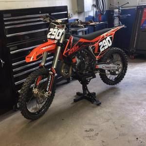 Meet your Posher, Zack